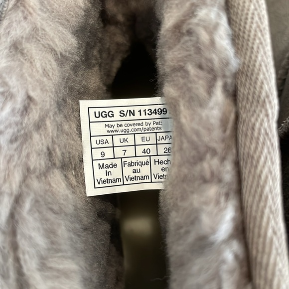 UGG WOMEN'S CLASSIC MINI PLATFORM BOOTS - Picture 15 of 16